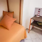 לינה וארוחת בוקר Mandarinoarancio 3*