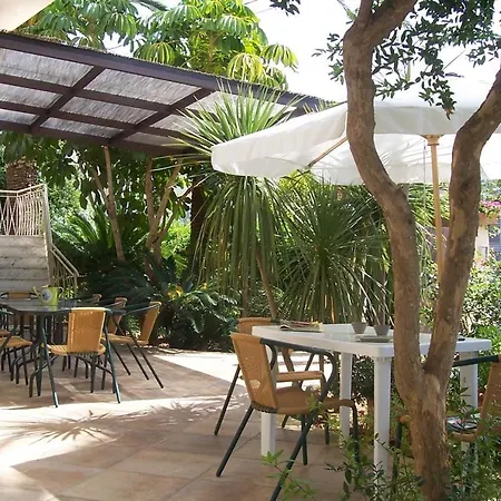 Alojamento de Acomodação e Pequeno-almoço Mandarinoarancio 3*